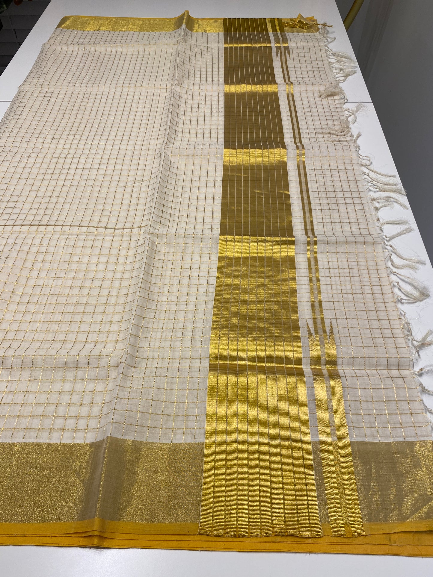 Kerala Handloom Set Saree in check pattern