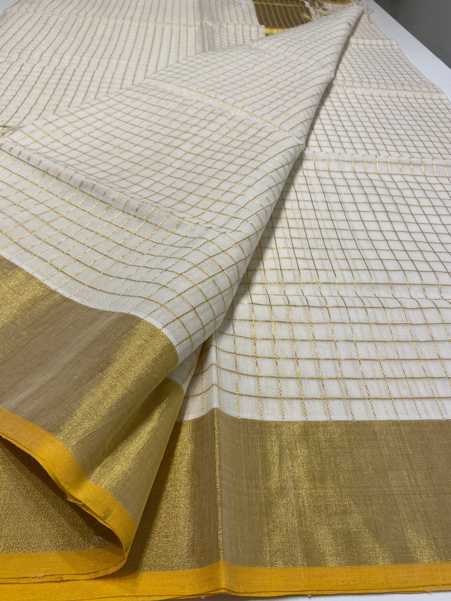 Kerala Handloom Set Saree in check pattern