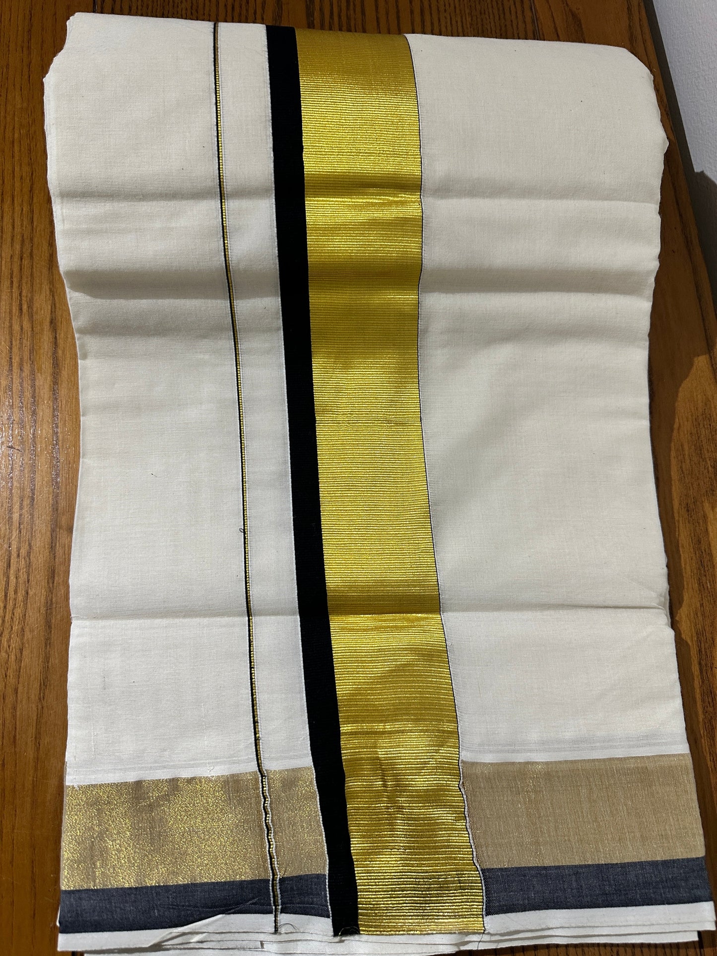 Kerala Set Saree With Golden and Black Kara