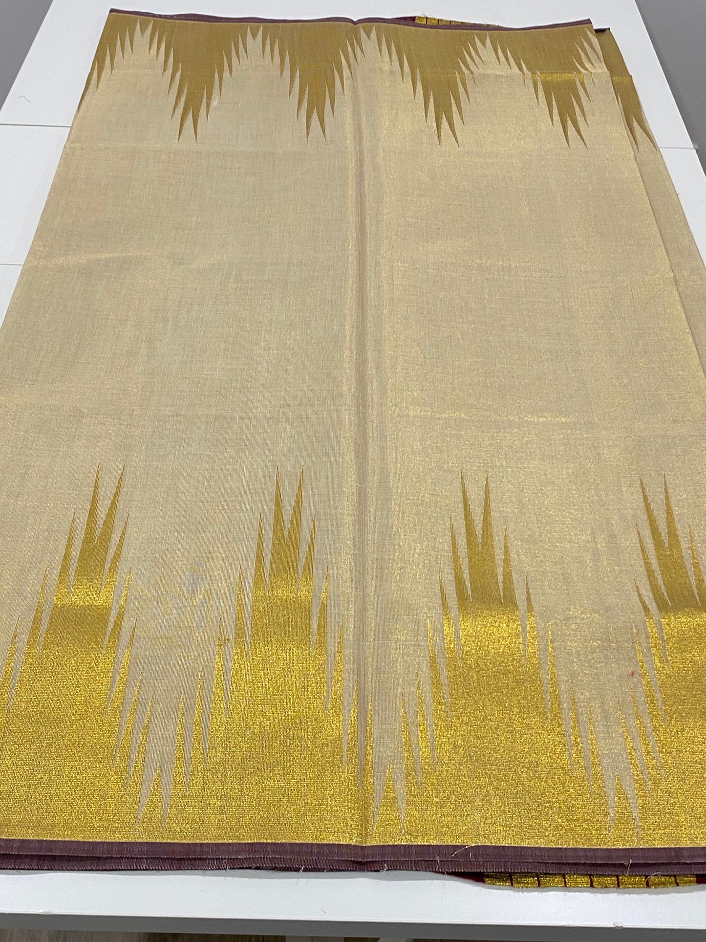 Premium Temple Border Tissue Onam Saree – Maroon & Gold Edition