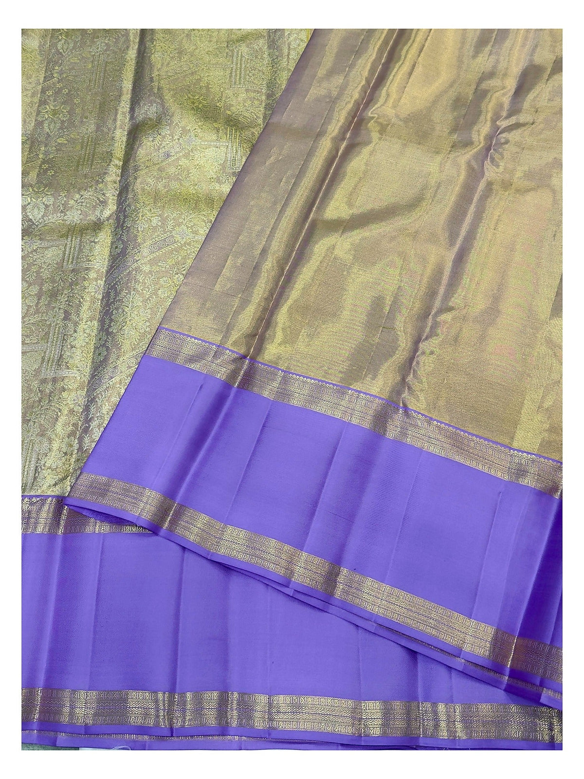 Handwoven Kanchipuram Silk Saree in Violet with Gold-Toned Woven Body