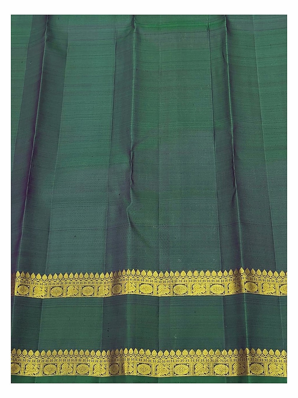 Magenta Handwoven Kanchipuram Silk Saree with Gold Checks and Green Contrast Pallu