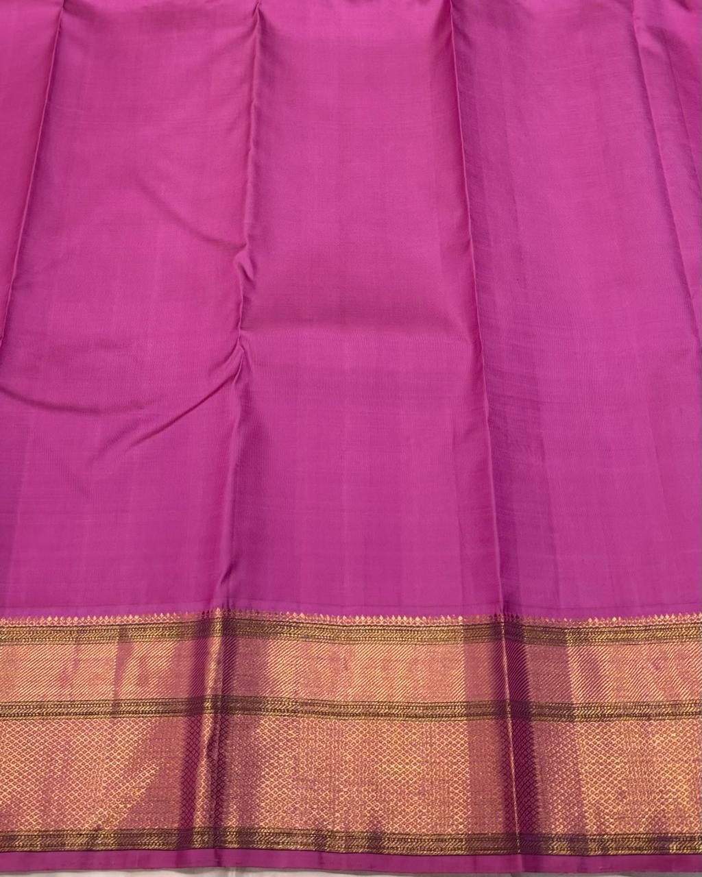 Ivory & Magenta Kanchipuram Pure Silk Saree with Gold Zari Buttas – Heritage Bridal Weave