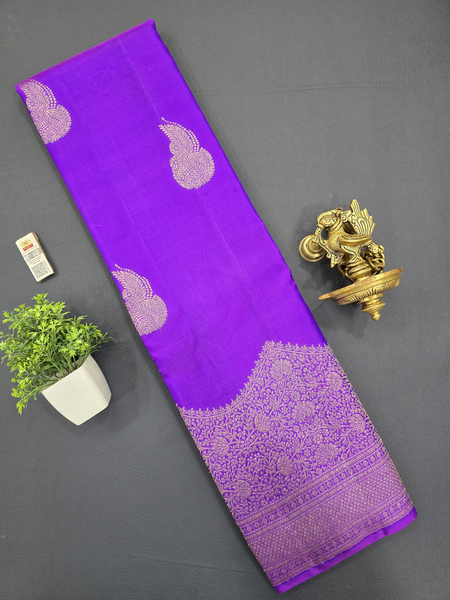 Pure Kanchipuram Silk Saree With Turning Border | 1g Gold Zari | Silk Mark Certified