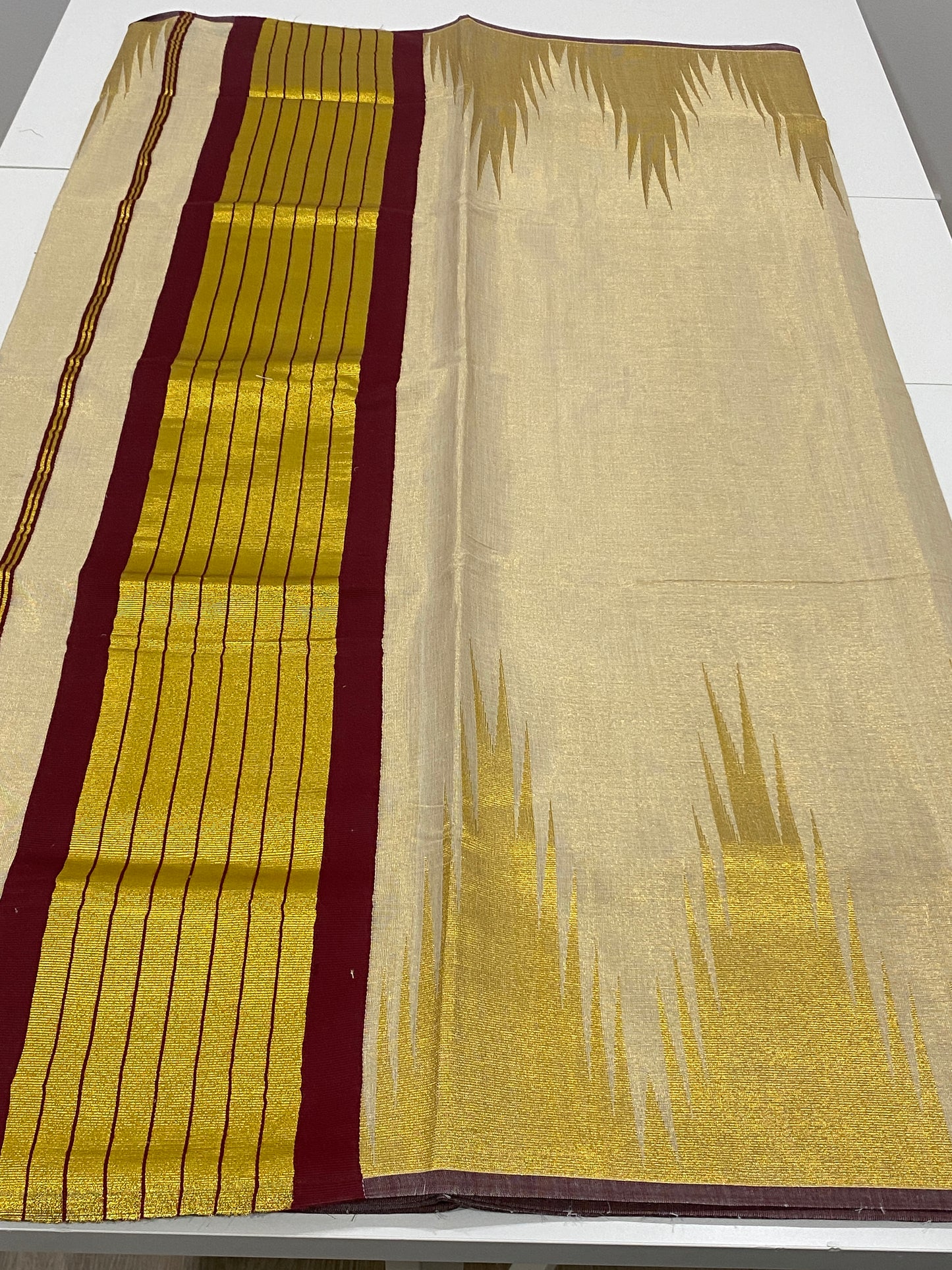 Premium Temple Border Tissue Onam Saree – Maroon & Gold Edition
