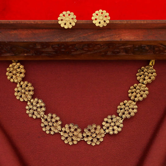 Cluster Flower Choker/ Short Neckpiece With Stud