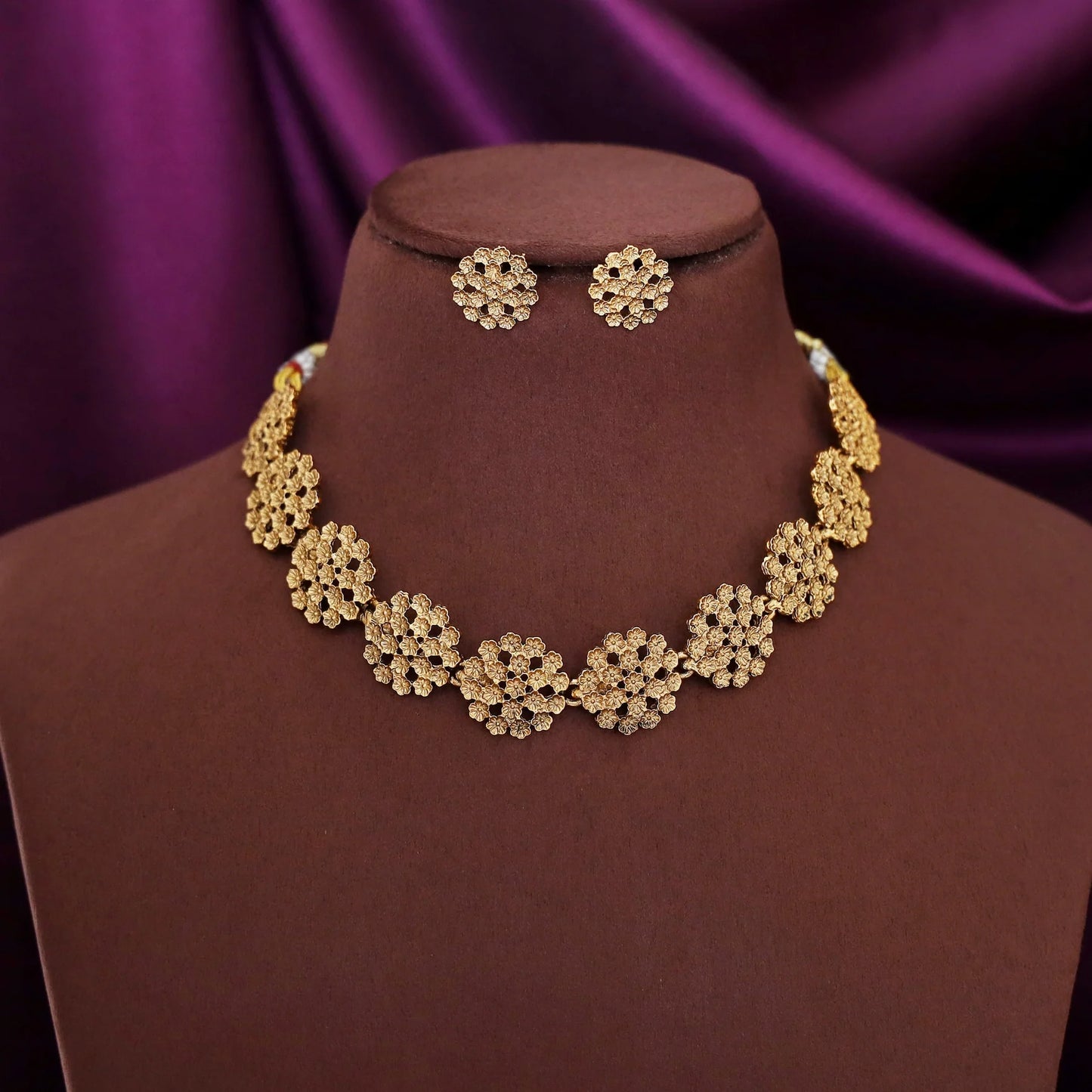 Cluster Flower Choker/ Short Neckpiece With Stud