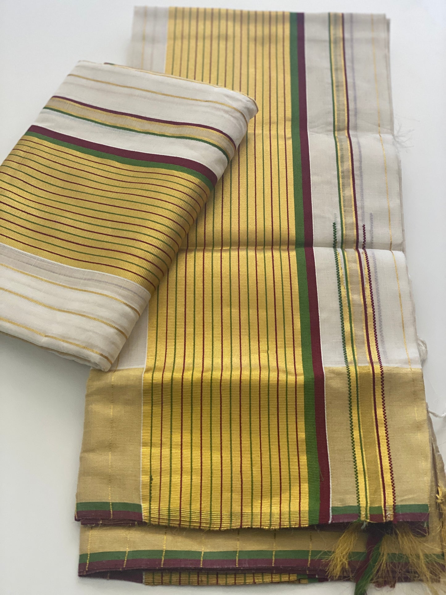 Handloom Kerala Set Mundu with Golden Accents