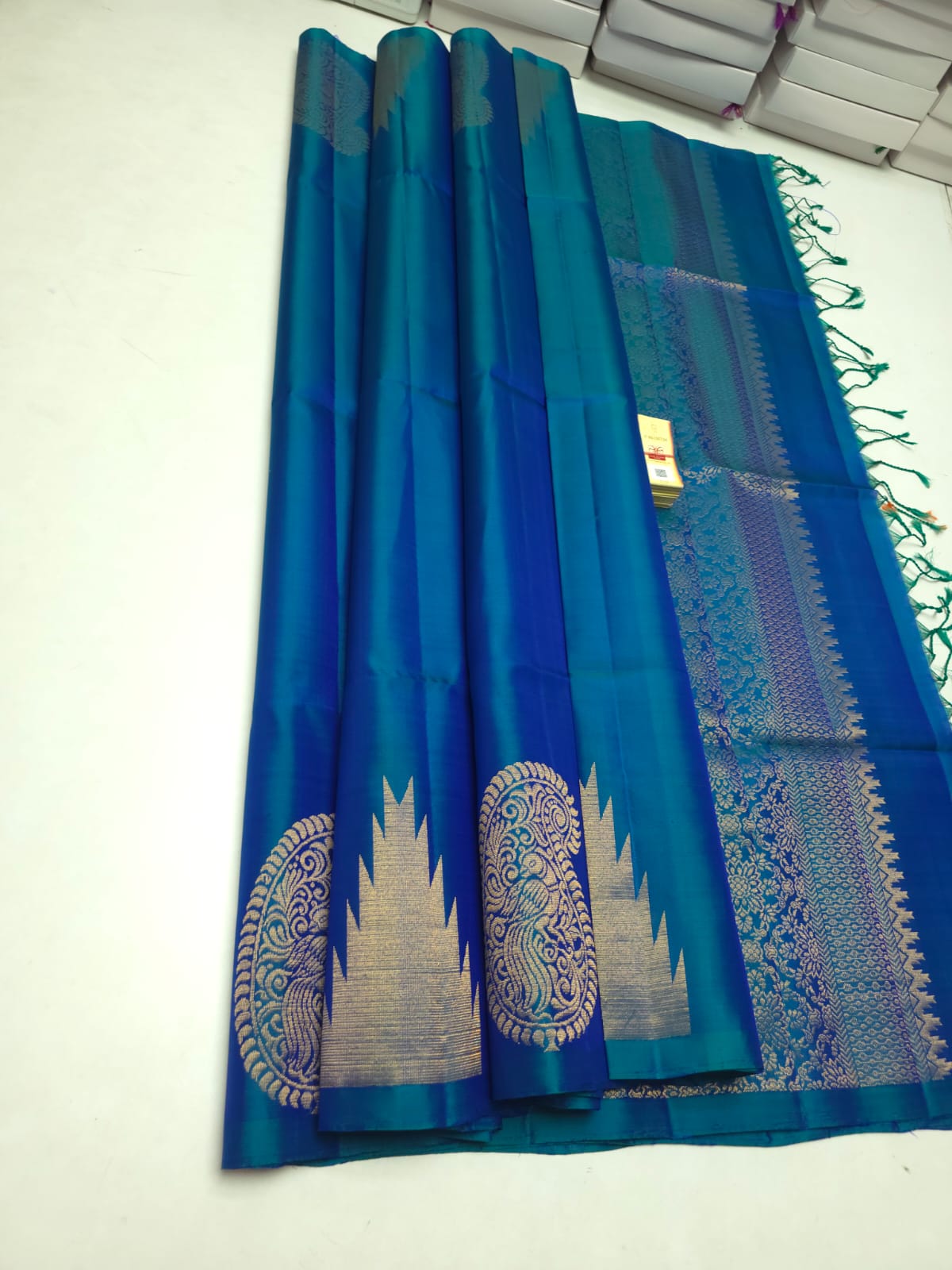 Pure Soft Silk Saree – Dual tone Peacock Green with Gold Zari Peacock Butta | Silk Mark Certified