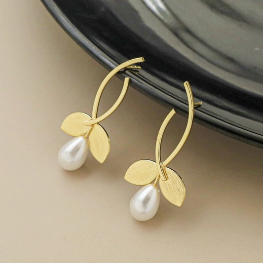 2 Leaf Emelia Earrings with White Pearl - Medium