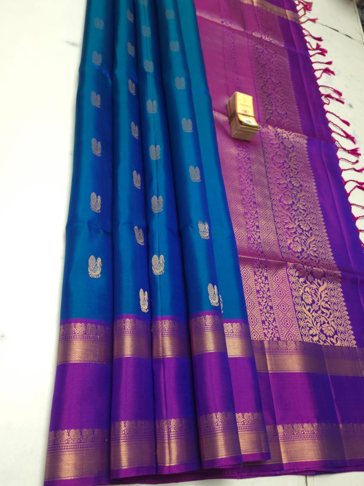 DualTone Peacock Blue With Purple Border Handloom Pure Soft Silk Saree with Annapakshi Buttas