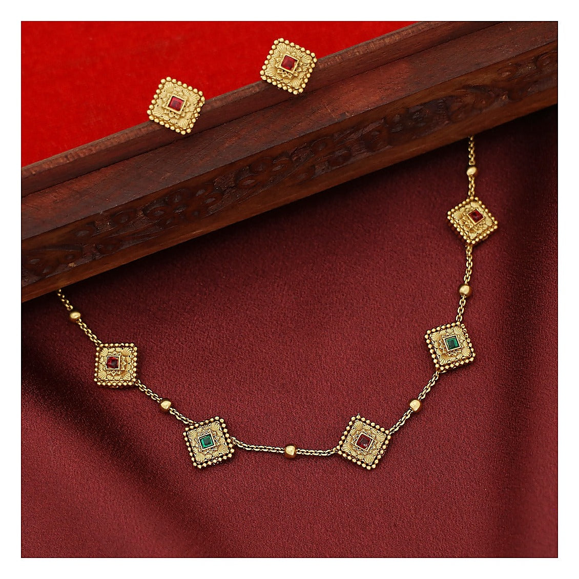 choker-necklace-set-antique-gold-tone-with-tourmaline-and-green-stone-detail-image-3-03.jpg