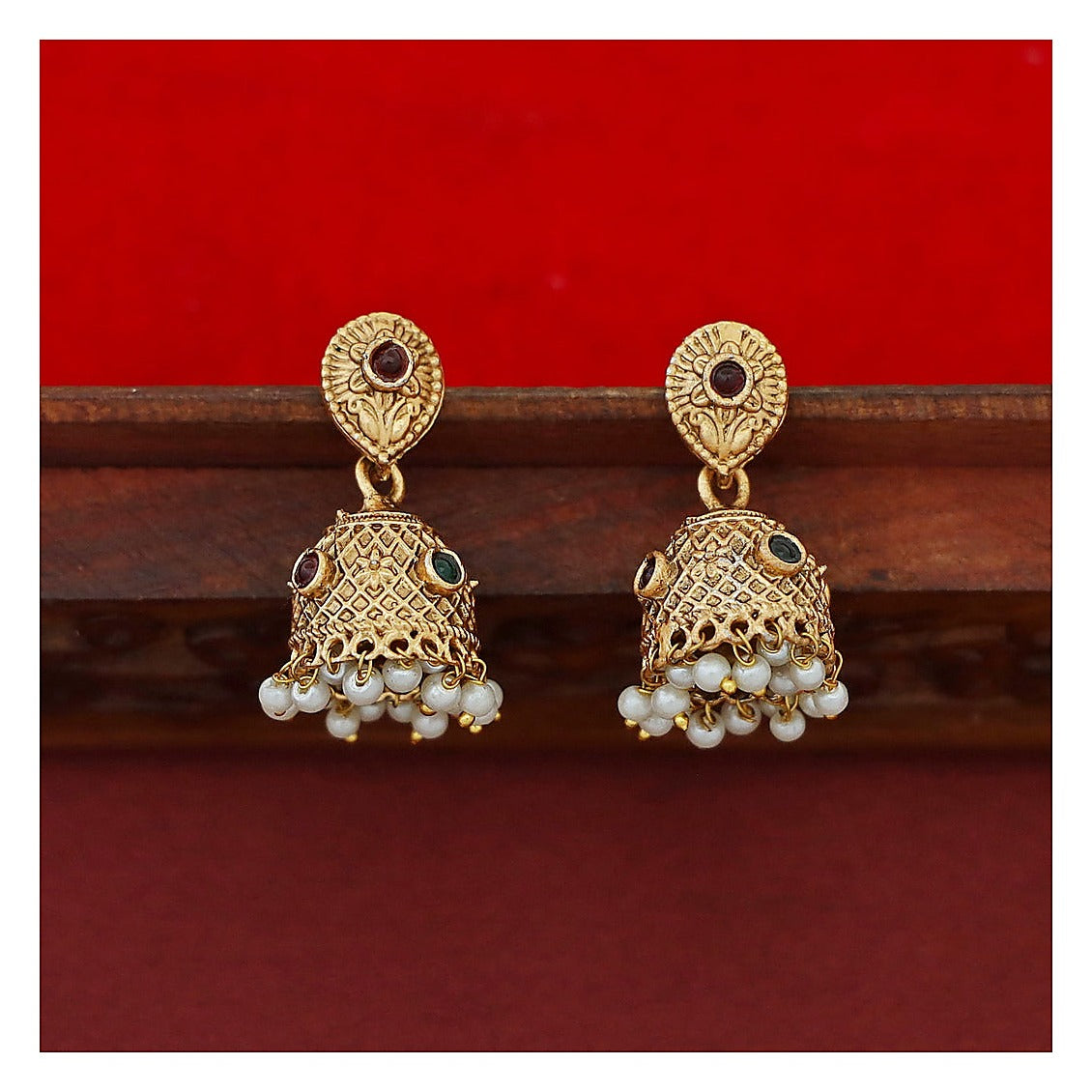 Floral Leaf Pearl Short Neckpiece Set with Earrings - Antique Gold-Toned