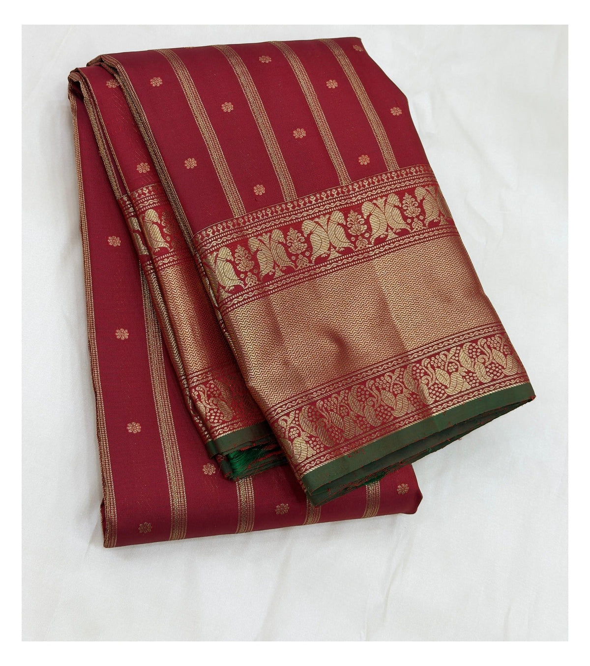 Handwoven Kanchipuram Silk Saree in Maroon with Contrast Green Pallu front view