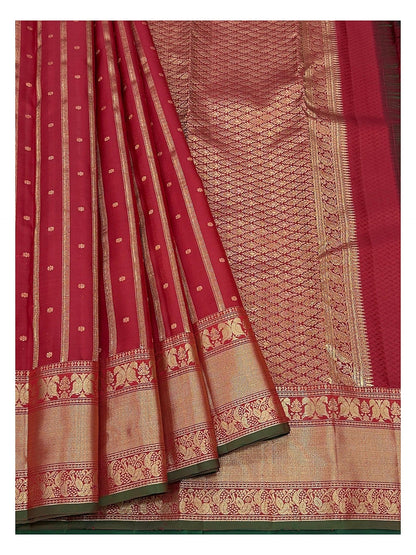 Handwoven Kanchipuram Silk Saree in Maroon with Contrast Green Pallu