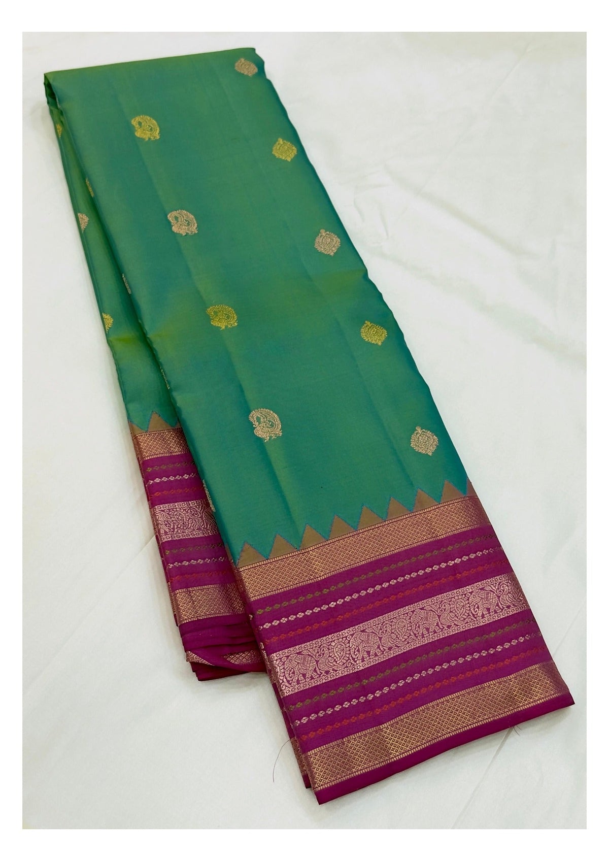 Handwoven Kanchipuram Silk Saree - Sea Green with Magenta Zari Border