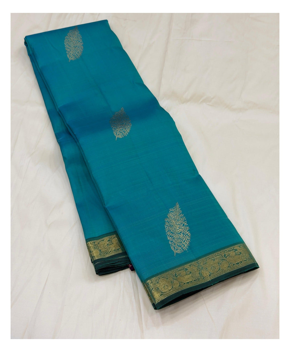 Handwoven Kanchipuram Silk Saree - Teal with Magenta Contrast Pallu