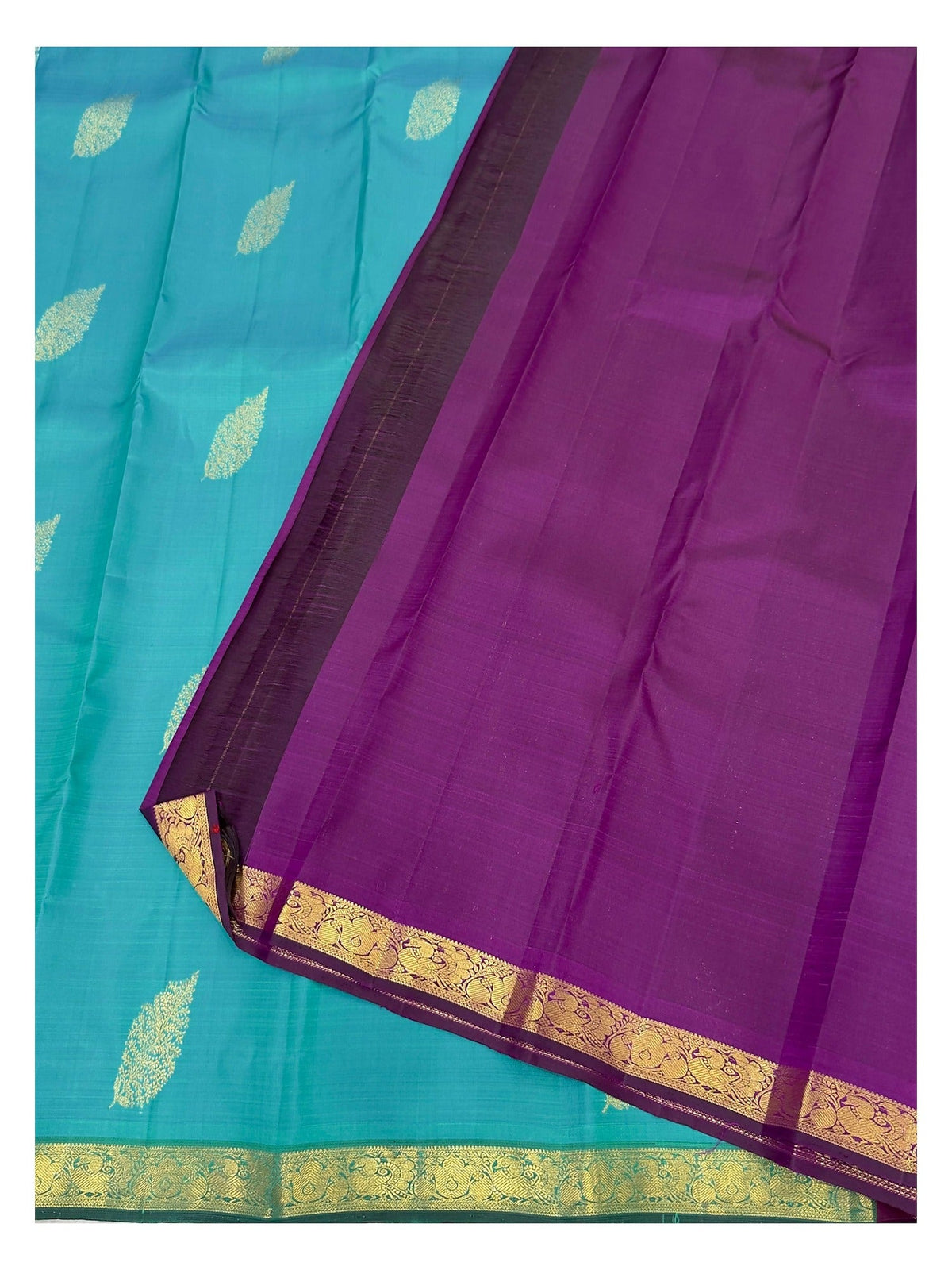 Handwoven Kanchipuram Silk Saree - Teal with Magenta Contrast Pallu