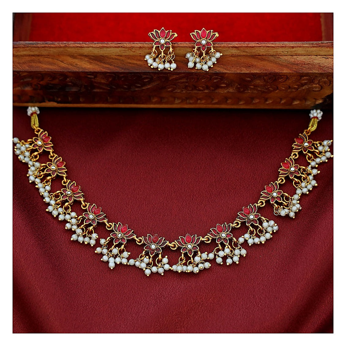 lotus-short-necklace-set-antique-gold-tone-with-tourmaline-stone-detail-front-01.jpg