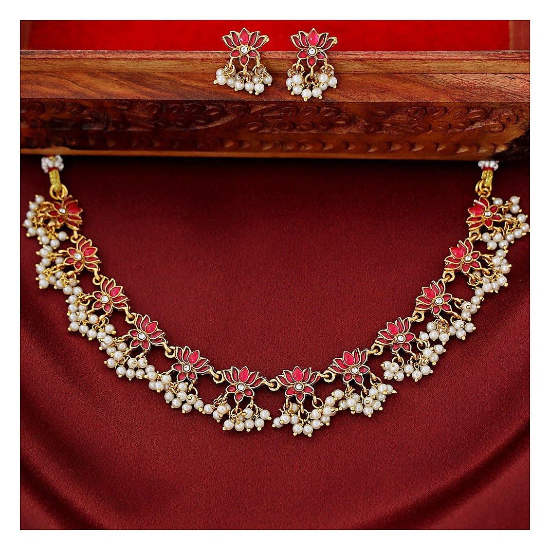 lotus-short-necklace-set-antique-gold-tone-with-tourmaline-stone-detail-image-2-02.jpg