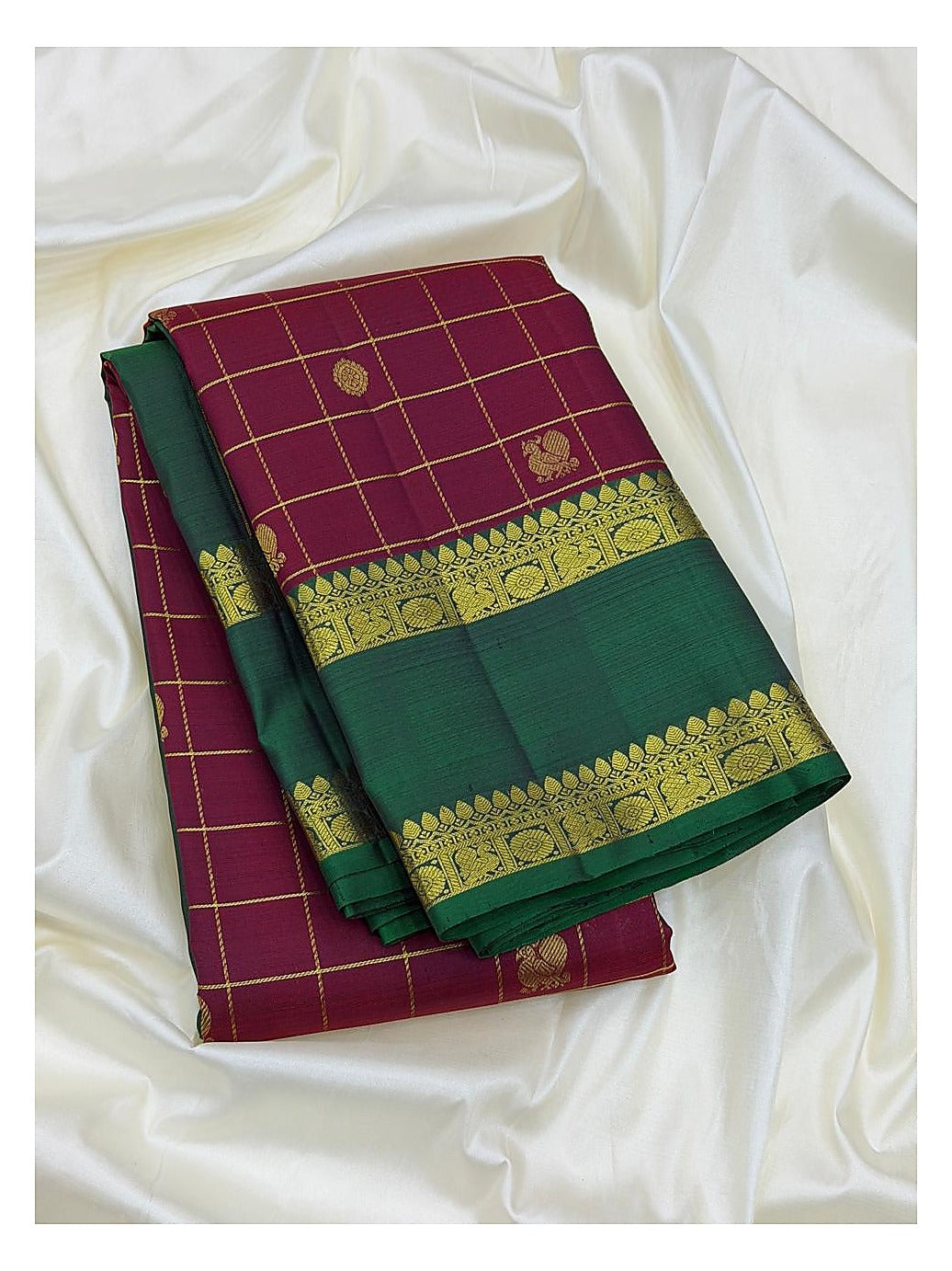 Magenta Handwoven Kanchipuram Silk Saree with Gold Checks and Green Contrast Pallu