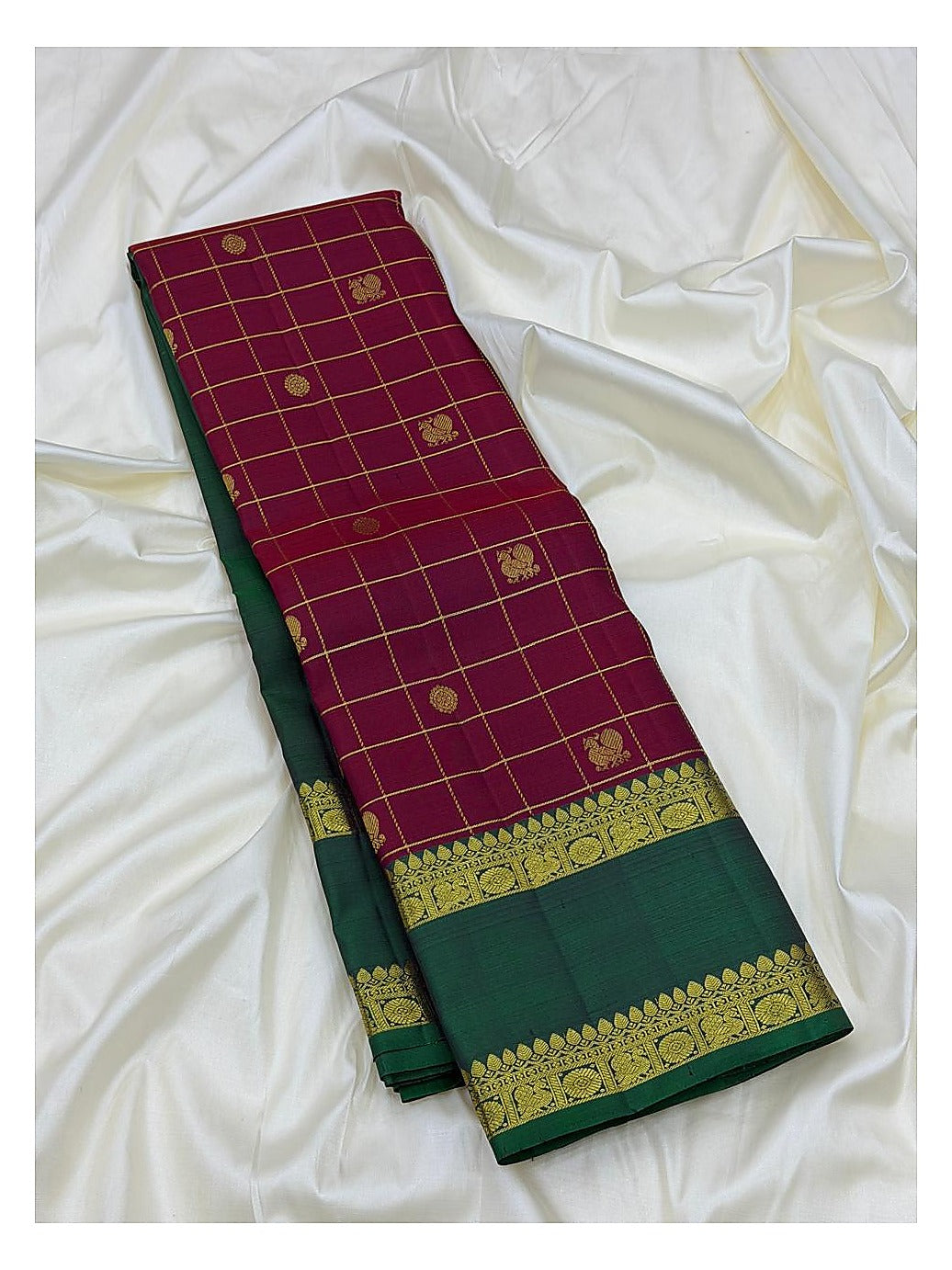 Magenta Handwoven Kanchipuram Silk Saree with Gold Checks and Green Contrast Pallu