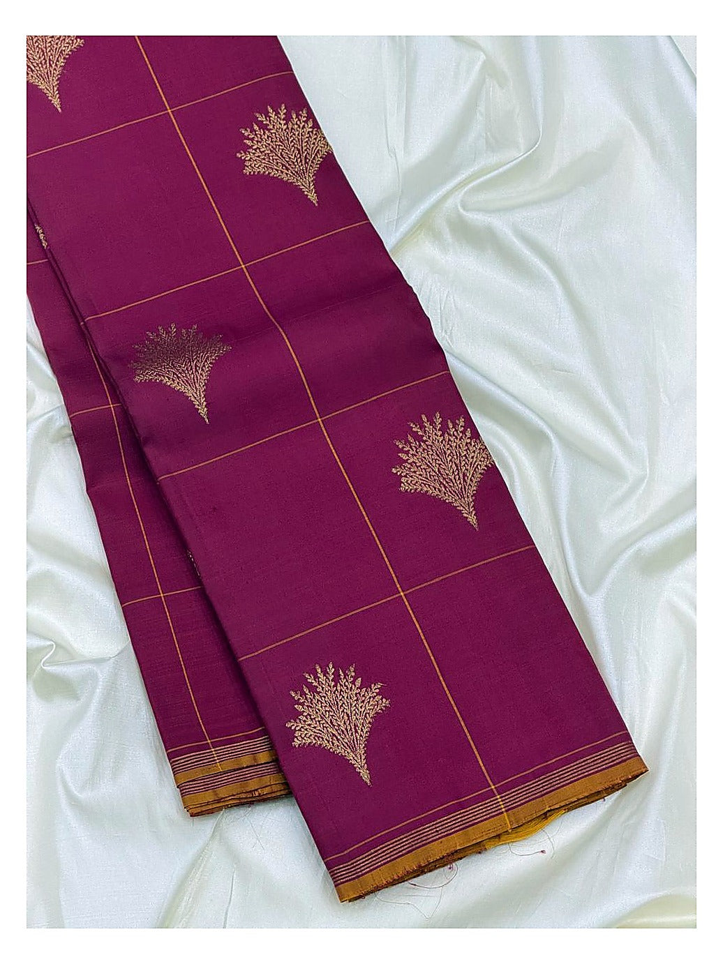 Magenta-Rose Handwoven Kanchipuram Silk Saree with Gold Check Weave and Peacock Border
