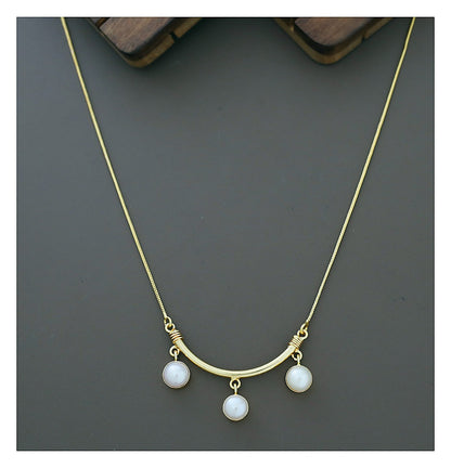 Moon Pearl Neckpiece - Gold-Toned