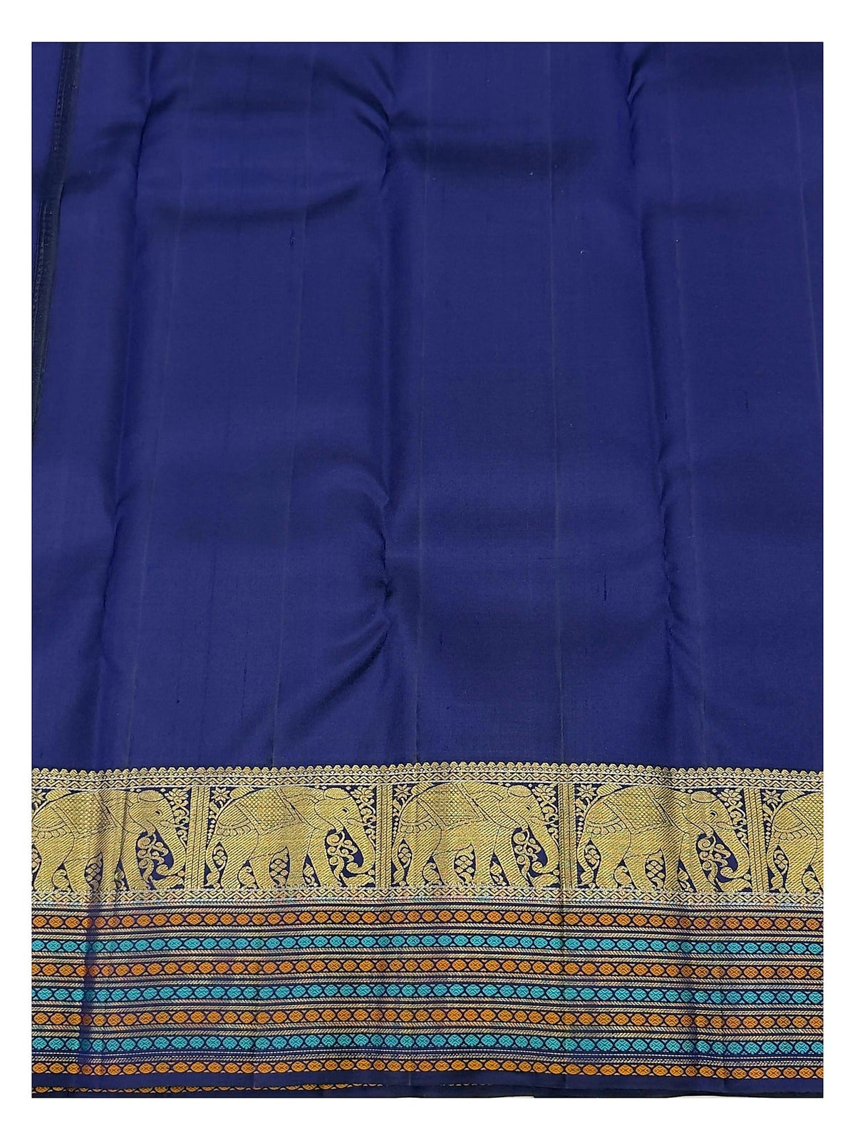 Close view of the navy contrast pallu and elephant zari border of the handwoven Kanchipuram silk saree