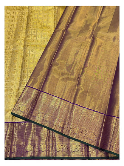 Detailed view of the pallu and purple zari border on the handwoven Kanchipuram silk saree