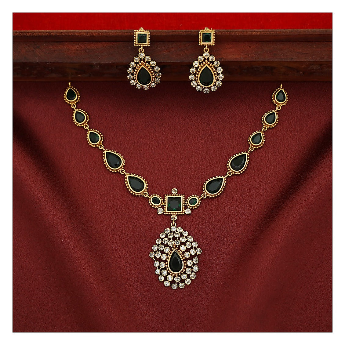 short-necklace-set-antique-gold-tone-with-green-stone-drop-detail-image-2-02.jpg